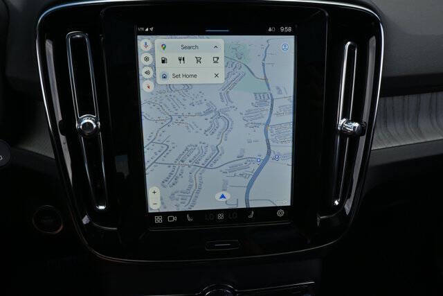 2025 Volvo XC40 B5 Plus Dark Theme