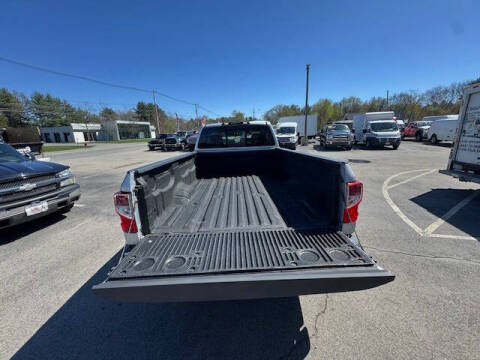 2017 Nissan Titan SV