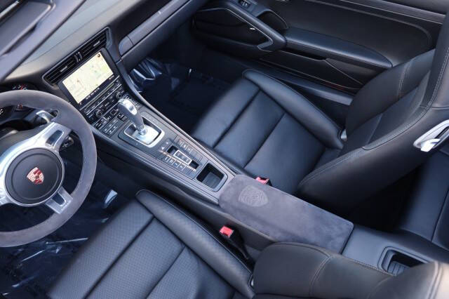 2015 Porsche 911 Carrera GTS