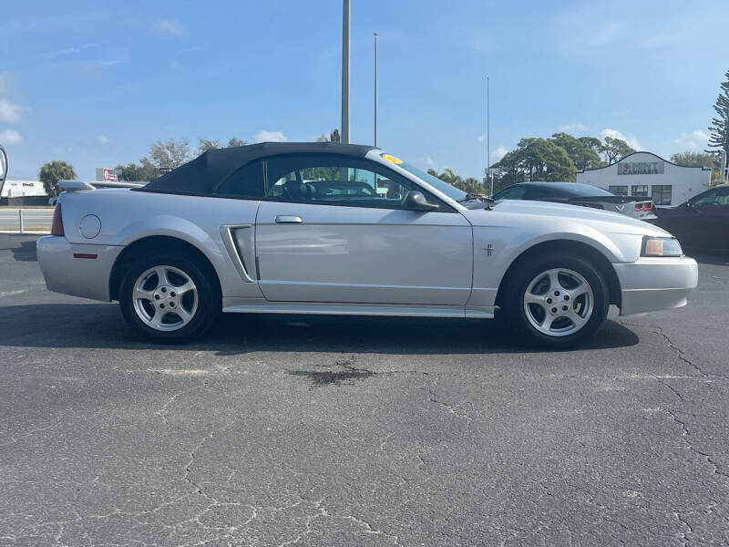 2003 Ford Mustang Premium - Photo 8