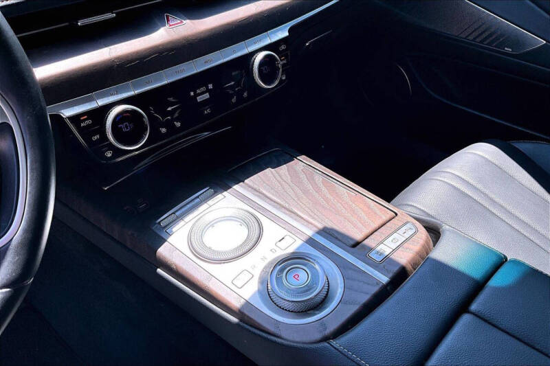 2022 Genesis G80