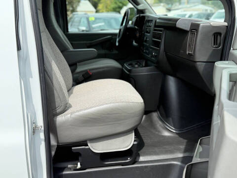 2022 Chevrolet Express 2500