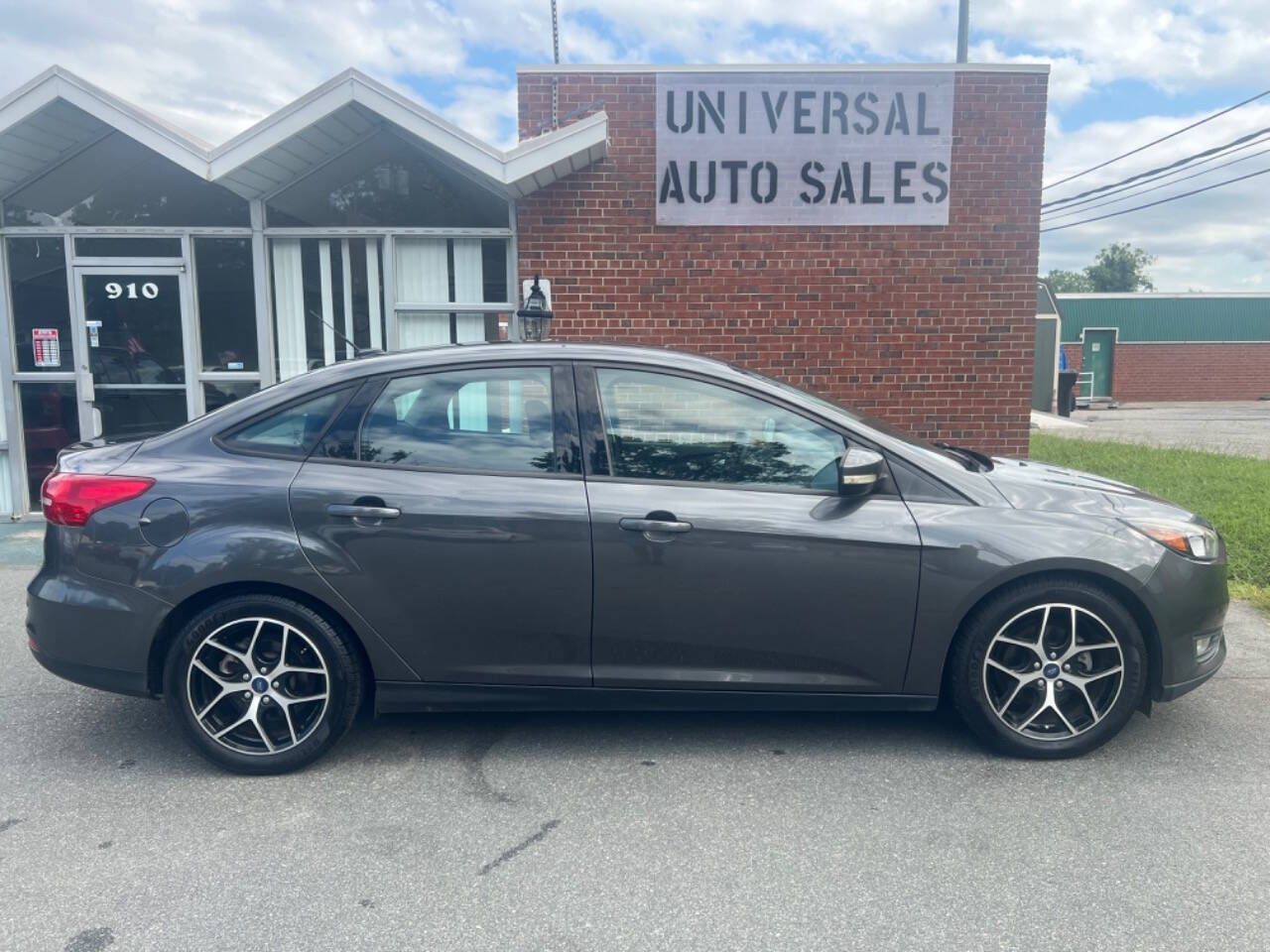 2018 Ford Focus for sale at Universal Auto Sales LLC in Burlington, NC