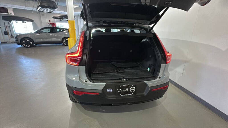 2026 Volvo XC40 B5 Plus