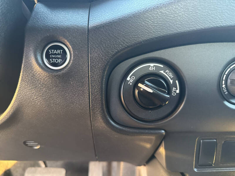 2023 Nissan Frontier SV