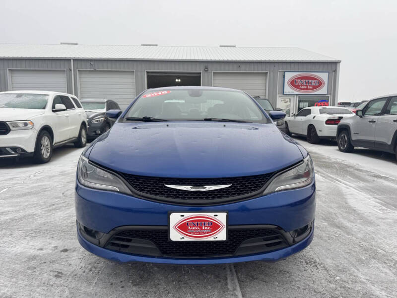 2016 Chrysler 200 S