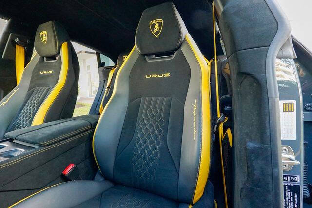2023 Lamborghini Urus Performante