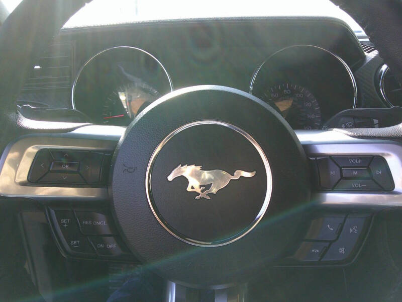 2017 Ford Mustang V6