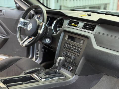 2014 Ford Mustang V6