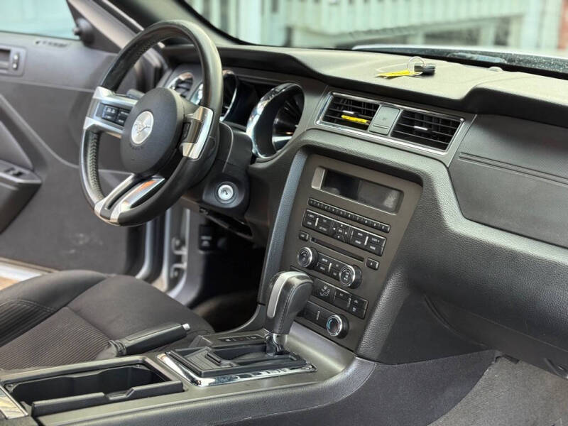 2014 Ford Mustang V6