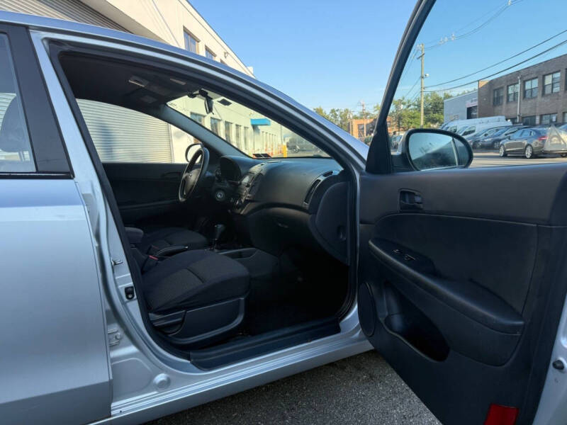 2011 Hyundai Elantra Touring GLS