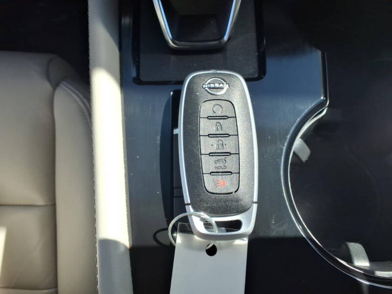 2023 Nissan Rogue SL