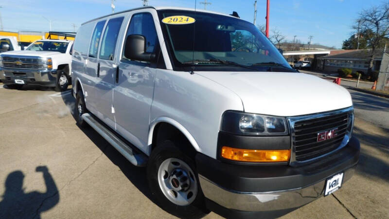 2024 GMC Savana Cargo Work Van's photo