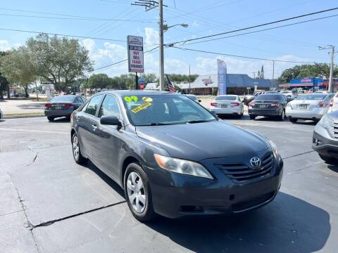 2009 Toyota Camry for sale at AUTOFAIR LLC in West Melbourne FL