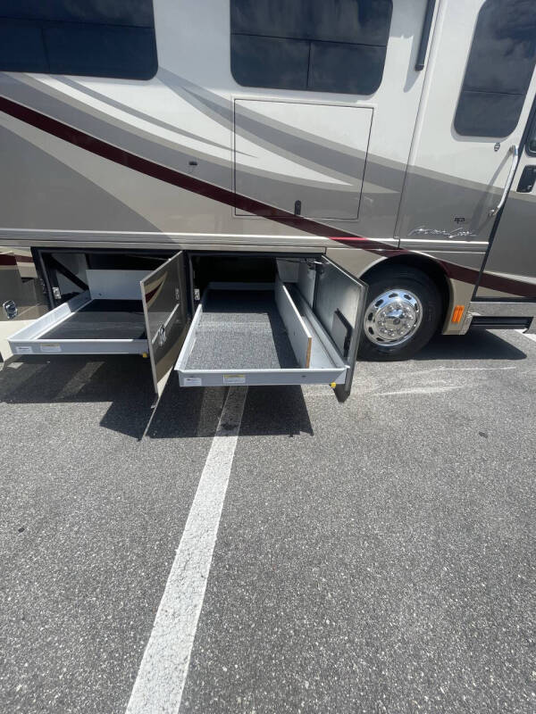 2013 Freightliner XCM Chassis