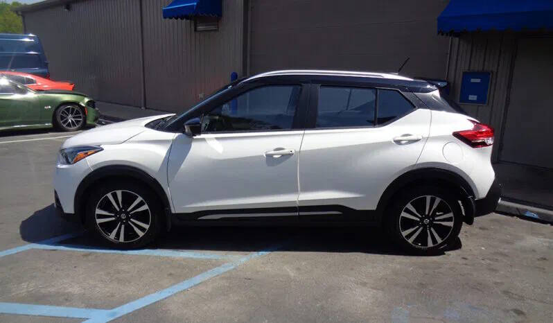 2020 Nissan Kicks SR