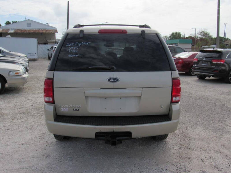2004 Ford Explorer XLT