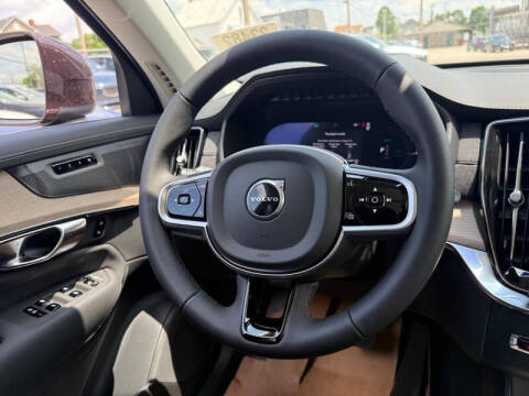 2025 Volvo XC90 T8 Plus Bright Theme 7P