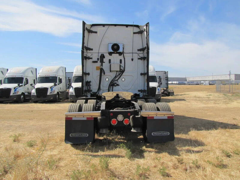 2021 Freightliner Cascadia