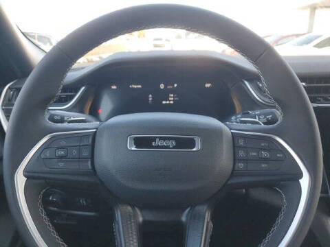 2025 Jeep Grand Cherokee Laredo X