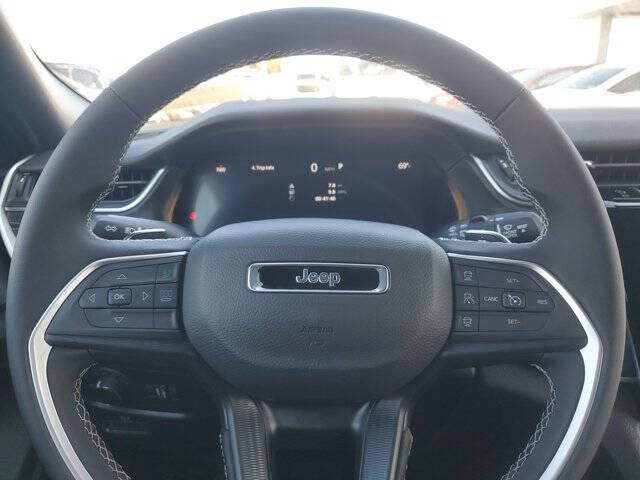 2025 Jeep Grand Cherokee Laredo X