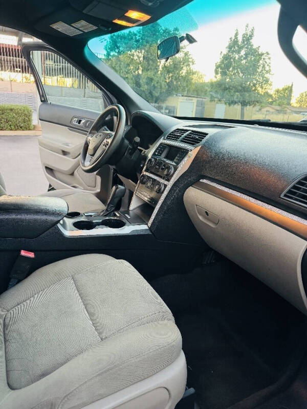 2015 Ford Explorer