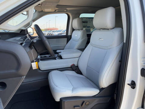 2025 Ford Expedition Platinum