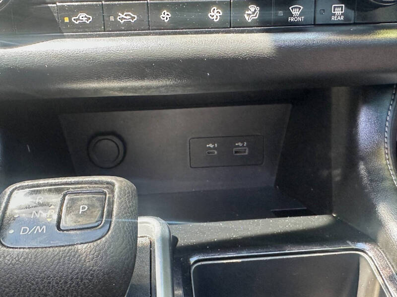 2022 Nissan Pathfinder SV