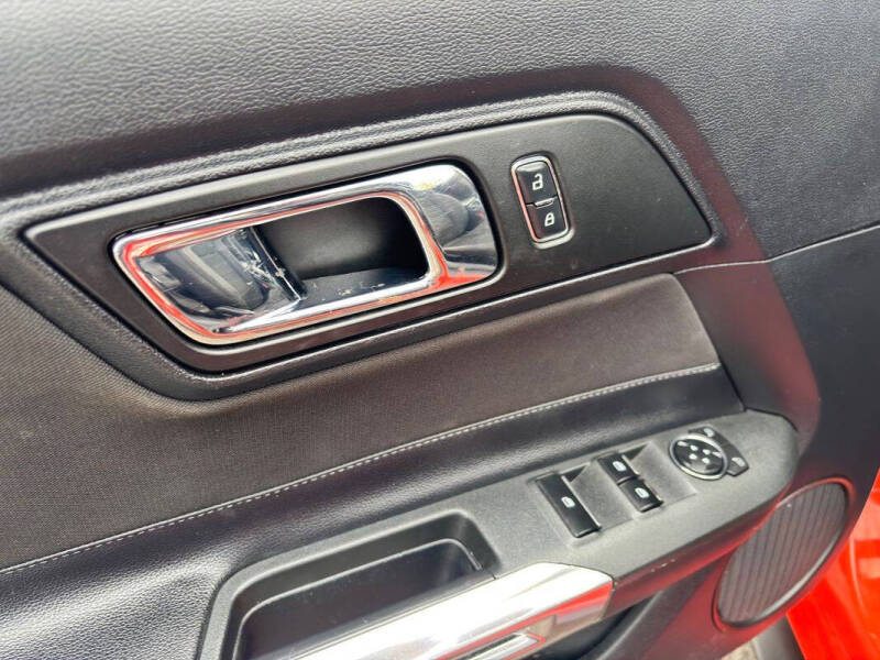 2016 Ford Mustang V6