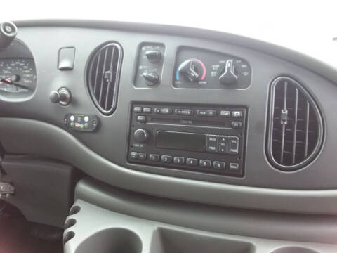 2005 Ford E-Series E-250 SD