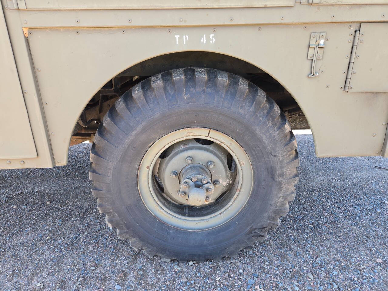 1971 Jeep M724 26