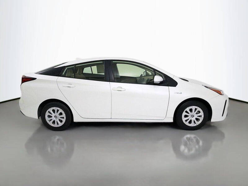 2020 Toyota Prius LE