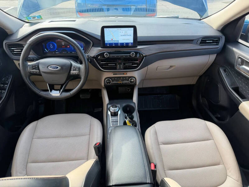 2020 Ford Escape Titanium