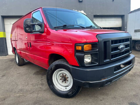 2012 Ford E-Series for sale at Illinois Auto Sales in Paterson NJ