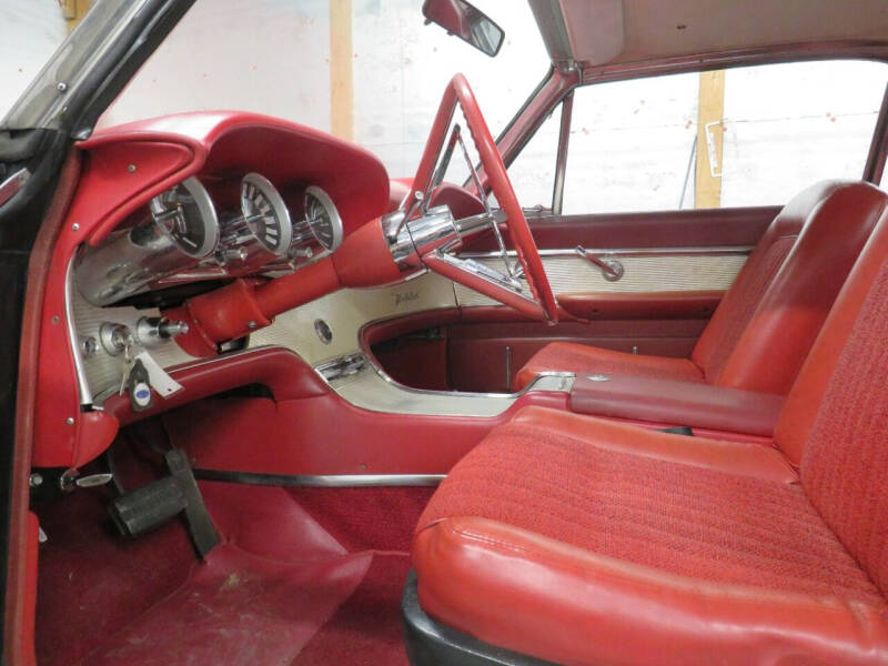 1962 Ford Thunderbird