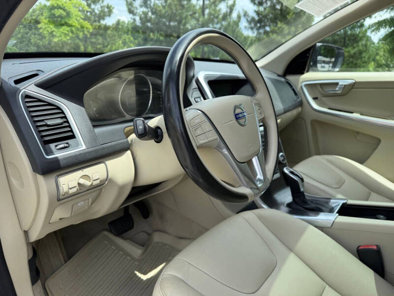 2016 Volvo XC60 T5 Drive-E Premier