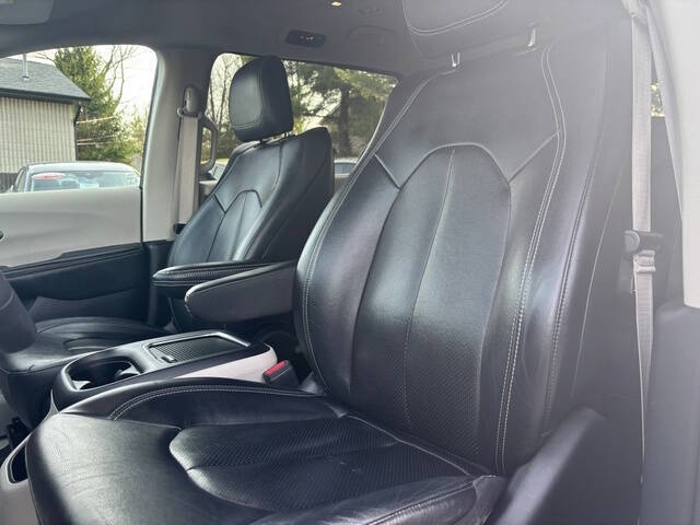 2022 Chrysler Pacifica Touring L