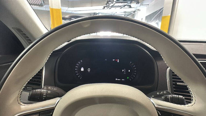 2025 Volvo XC90 B5 Core Bright Theme
