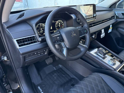 2025 Mitsubishi Outlander PHEV SEL