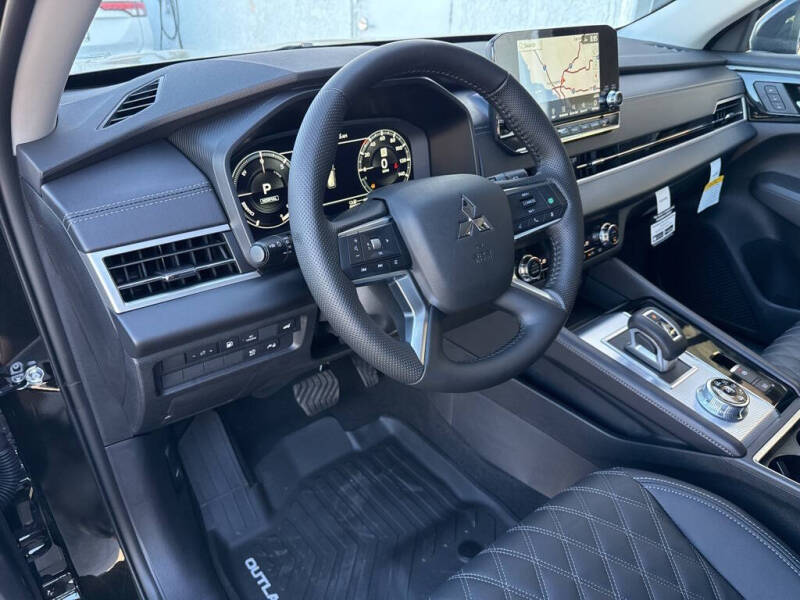 2025 Mitsubishi Outlander PHEV SEL