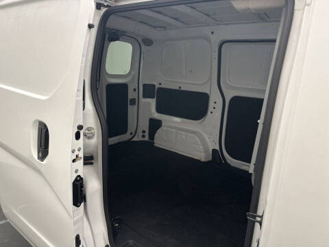 2017 Nissan NV200 SV