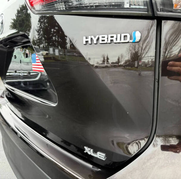 2022 Toyota Highlander Hybrid XLE