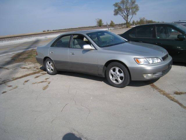 1998 Lexus ES 300 Base