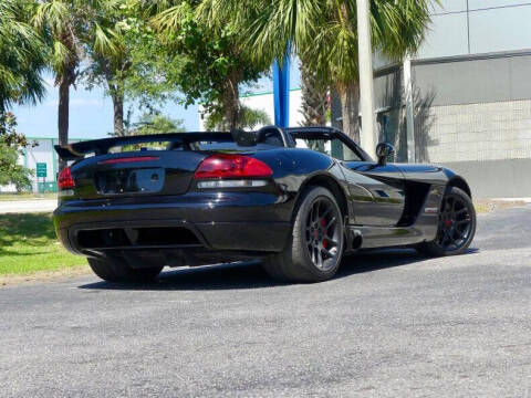 2004 Dodge Viper SRT-10