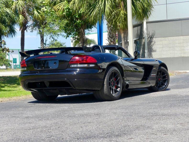 2004 Dodge Viper SRT-10