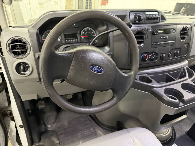 2013 Ford E-Series E-350 SD