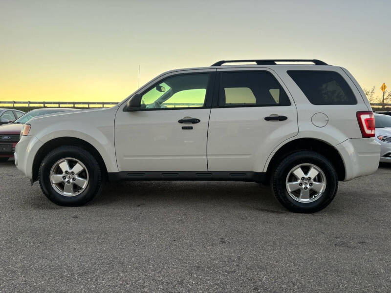 2012 Ford Escape XLT photo 2