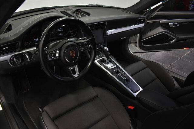 2017 Porsche 911 Carrera 4S