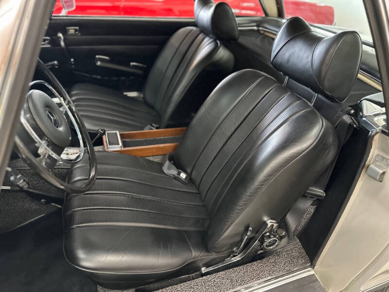 1969 Mercedes-Benz 280-Class