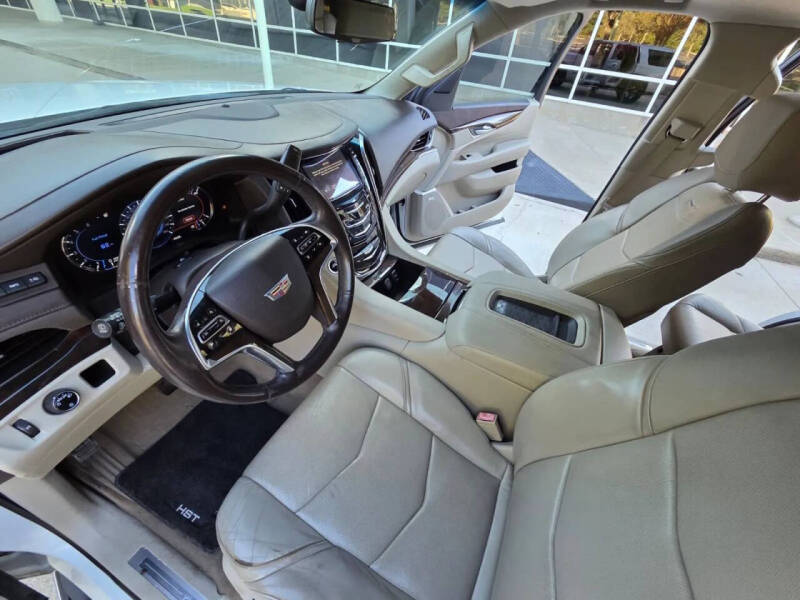 2017 Cadillac Escalade Luxury